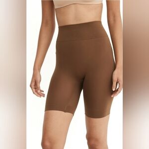 Jockey Essentials Women's Ultralight Smoothing No-Chafe Slipshorts Sizes 3XL-4XL